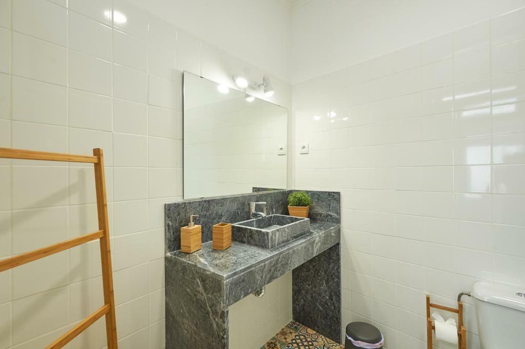 Love Inn Bairro Alto Lisboa Ngoại thất bức ảnh
