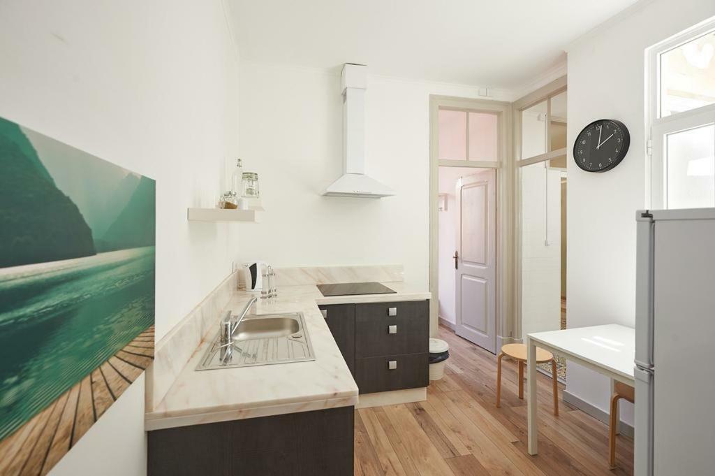 Love Inn Bairro Alto Lisboa Ngoại thất bức ảnh