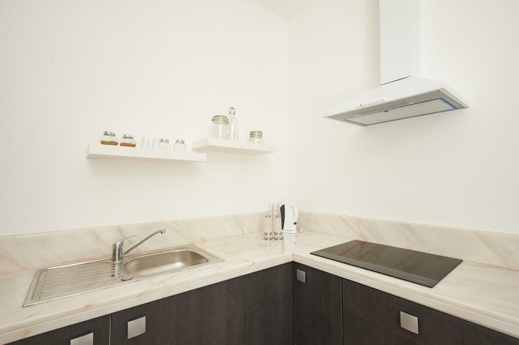 Love Inn Bairro Alto Lisboa Ngoại thất bức ảnh